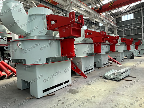 制砂選粉一體機(jī)：適合多種物料破碎，粒形圓潤(rùn)，針片狀少